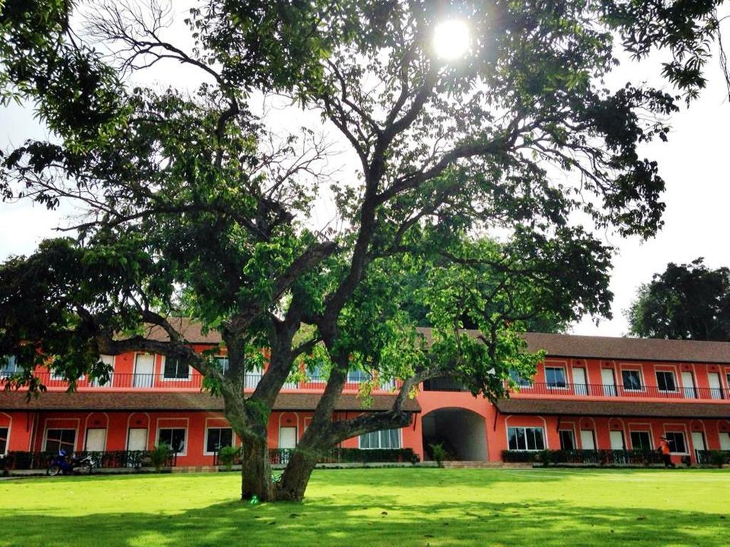 Aurora Resort Kanchanaburi Luaran gambar