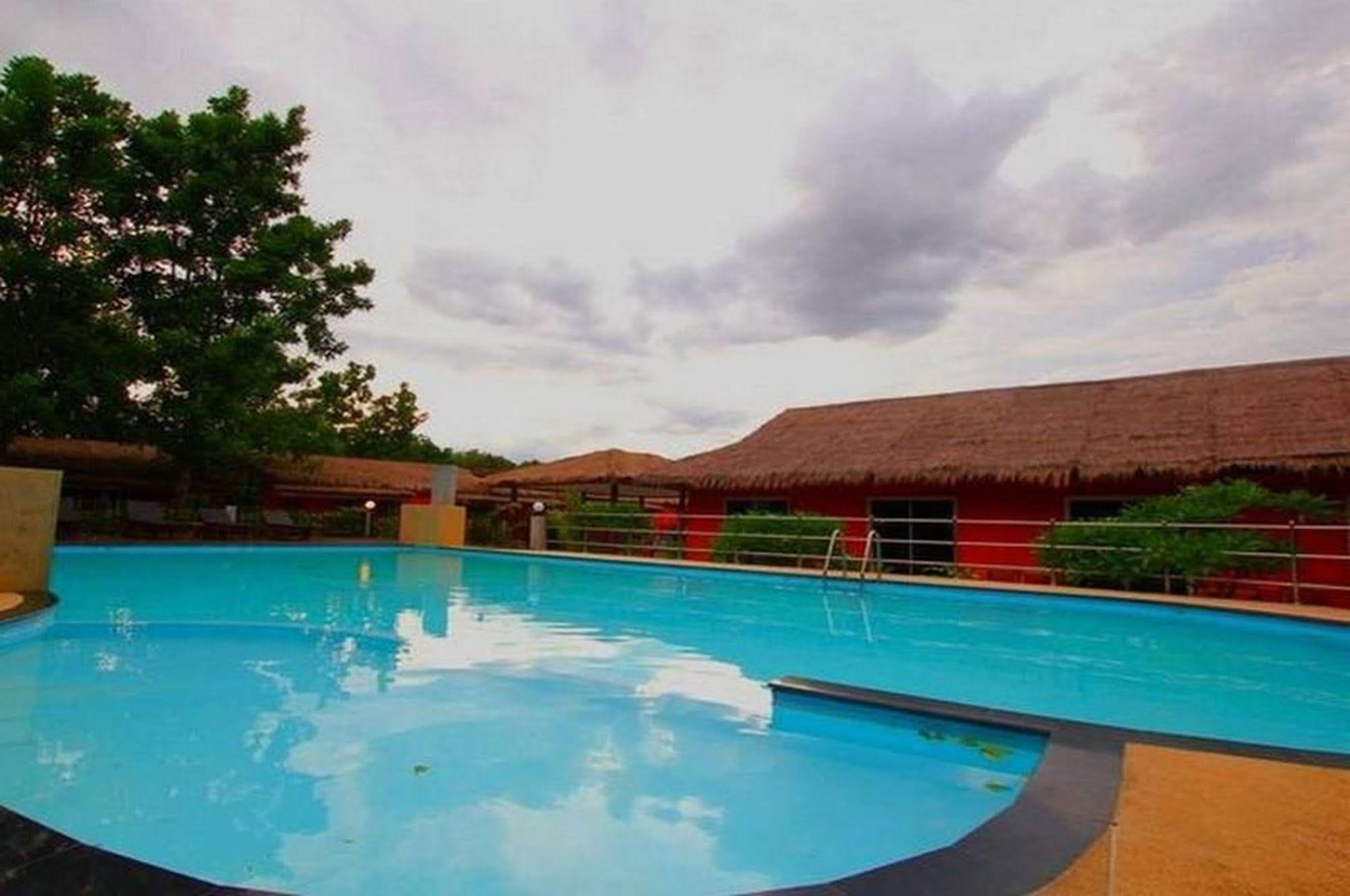 Aurora Resort Kanchanaburi Luaran gambar